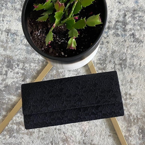 Vintage Lace Chain Strap Option Occassion Purse - Picture 5 of 5